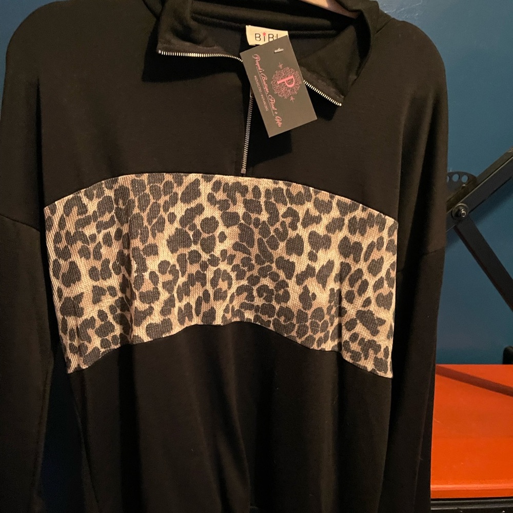 Black sweatshirt